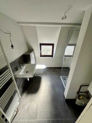 Frisch renovierte 2-Zimmer Dachgeschosswohnung in Geestemünde