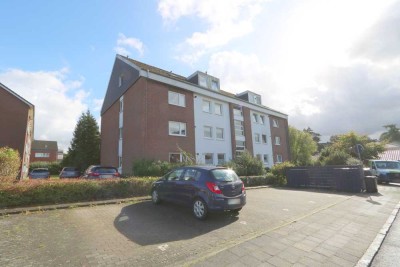 Gemütliche 2-Zimmer-Wohnung mit Loggia, Stellplatz & Einbauküche – ruhig & gut gelegen in Eutin