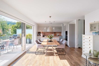 Bald wohnen Sie ganz oben - Design trifft Sonnenschein