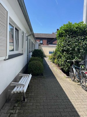 Zentrale 2-Zimmer-Erdgeschosswohnung mit Einbauküche