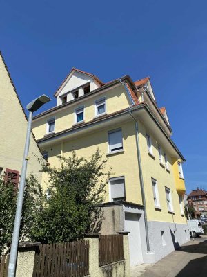 Saniertes Dachgeschoss-Loft mit Fernblick über Göppingen