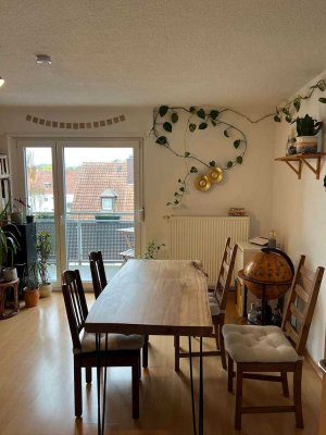 Helle 3-ZKB-Wohnung mit sonnigem Balkon und zusätzlichem Mansardenzimmer in Landau