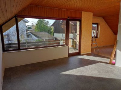 Helle 3-Zimmer Dachgeschosswohnung in Zell unter Aichelberg