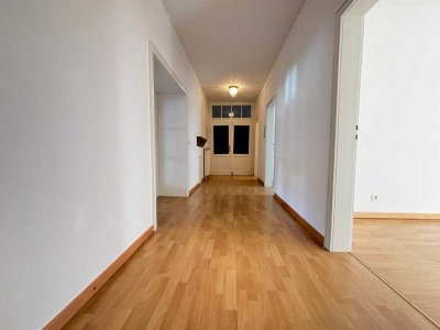 KL - Nähe Mall, 3 ZKB, Einbauküche, Garage
