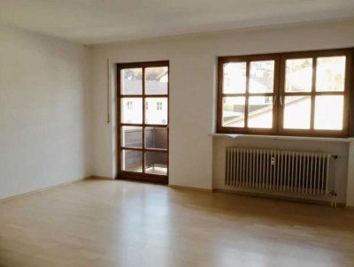 Renovierte 1-ZIMMER-WOHNUNG mit Balkon – Einziehen und Wohlfühlen!