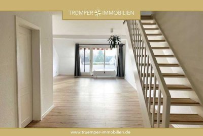 Großzügige Dachgeschosswohnung mit Süd-Balkon nahe U1 Oldenfelde