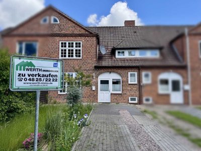 Stilvolles Denkmaljuwel - renoviertes Reihenmittelhaus mit neuer Küche & vielen Extras in Bestlage