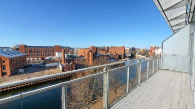 RESERVIERT !!! – Wohnen über der Spree: Penthouse mit West-Terrasse & Skyline-Blick