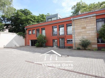 Modernes Komfort-Wohnen im Bauhausstil: Stadthaus nähe Innenhafen