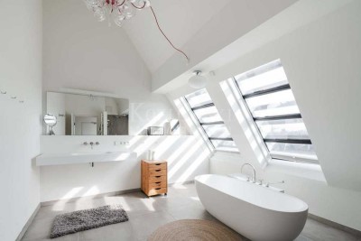 Wohnkunst am Charlottenplatz - Seltene Dach-Galerie mit Direktlift in beide Ebenen!