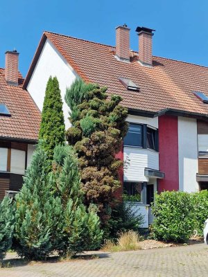 Top Gelegenheit für junge Familien:
Viel Platz im Haus und im Garten +
Sonnige Terrassen + Garage
