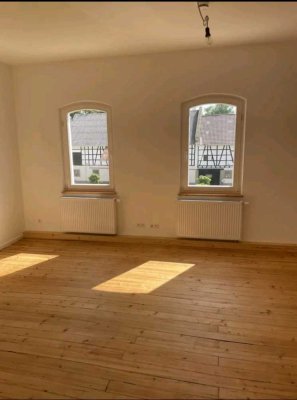 Nachmieter gesucht zum 01.01.2026: Helle 4,5-Zimmer-Altbauwohnung (Zweitbezug) im Gutshof