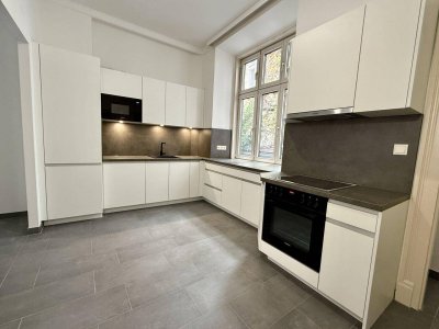 Elegante 4-Zimmer-Wohnung mit großer Terrasse und Klopfbalkon