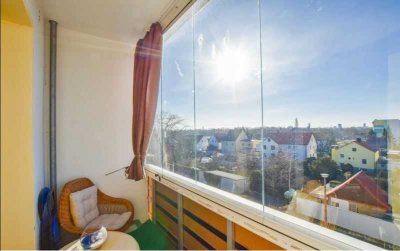 Gepflegte 2-Zimmerwohnung mit Balkon & EBK / schnell in Uni/Zentrum & am See