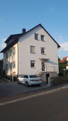 Attraktive 2,5-Zimmer-Dachwohnung in Herzogenaurach