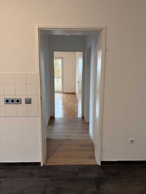 Helle 2-Zimmerwohnung mit Tageslichtbad und großem Balkon