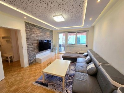 Frühlings-Highlight: Helle, Modernisierte EG-Wohnung mit Loggia, Carport &amp; Top-Küche in ruhiger Lage