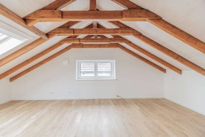 Exklusive 5-Zimmer-Maisonettewohnung – Stilvolles Wohnen in einem kernsanierten Zweifamilienhaus