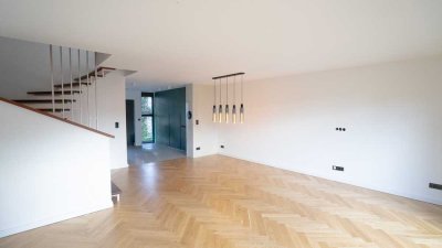 Havelnah wohnen – sehr hochwertig saniertes Reihenmittelhaus in begehrter Lage von Kladow