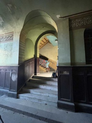 Unsaniertes, denkmalgeschütztes Mehrfamilienhaus in Leipzig