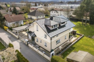 Großzügiges Einfamilienhaus / Terrasse / Balkon / Garten / Garage / Carport.