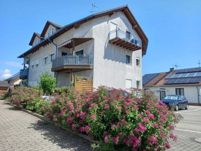 Vermietete und leicht renovierungsbedürftige 3-Zimmer DG-Wohnung in Lichtenau.