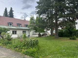 Neu renoviertes Haus im Haus mit 5,5 Zimmern im Grünen