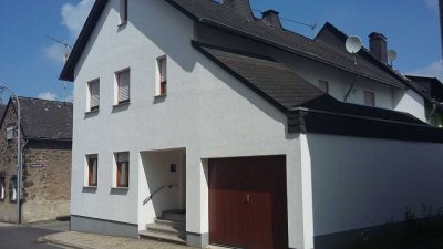 Geräumiges 4-Zimmer-Haus mit Garage in Ochtendung