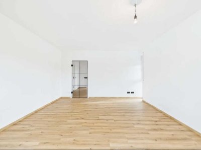 Erstbezug nach Modernisierung: 3 - Zimmerwohnung mit Balkon und Einbauküche, Familie oder 3er WG