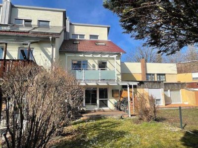 Puchheim/Bhf: modern renoviertes Familienreihenhaus: 6 Zimmer+3 Bäder+Gäste-WC+neue EBK+Parkett