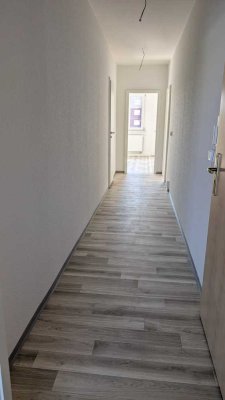 Geräumige 3-RWE, frisch saniert mit offener Küche ab sofort