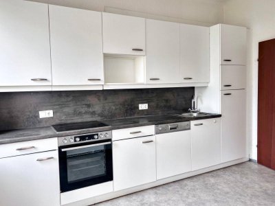 Gelegenheit! 3-Zi-Whg. mit Balkon - Sanierungsbedarf