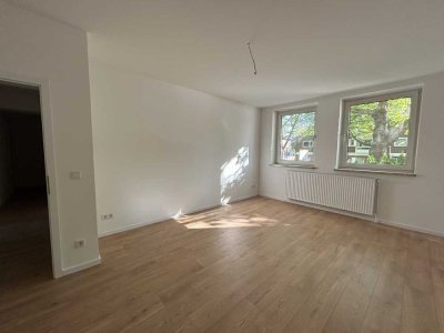 Erstbezug nach Renovierung * 3,5-Zimmer-Wohnung im Erdgeschoss * Gartenanteil * große Küche