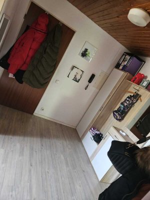 Nachmieter für 2 Zimmer dachgeschoss wohnung gesucht !!