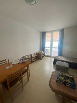 Möblierte 1-Zimmer-Erdgeschosswohnung mit kl. Terrasse