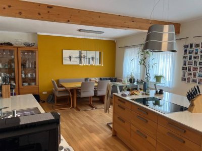 Exquisites, generalsaniertes Familienhaus mit hochwertigster Ausstattung in sonniger Zentrumslage mit Nebengebäude