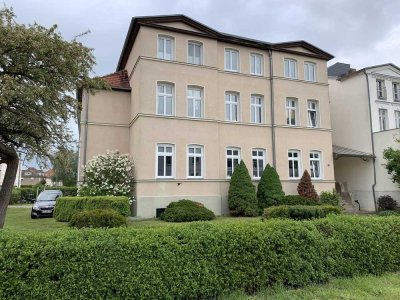 Sanierte 3 Raumwohnung mit Stellplatz, E-Ladesäule in einem ruhigen MFH zu vermieten