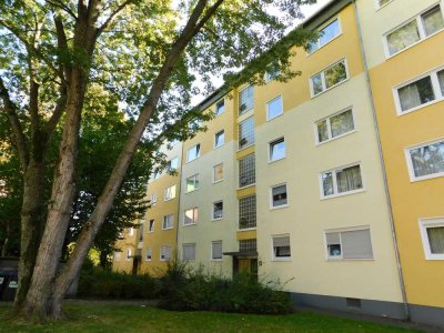 Großzügige Erdgeschosswohnung mit Balkon, ideal als Familie! Neu renoviert!