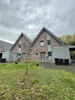 Hochwertig ausgestattete Doppelhaushälfte aus 2022 mit Carport in Bad Zwischenahn