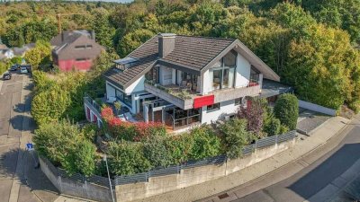 Ihr Rückzugsort mit Aussicht – großzügiges Einfamilienhaus mit Einliegerwohnung in ruhiger Hanglage