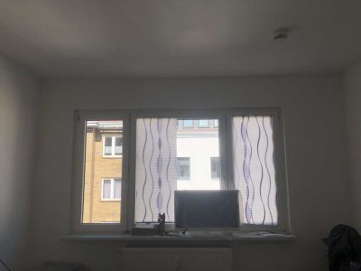 Schlafzimmer + Wohnküche in D. City sucht Nachmieter