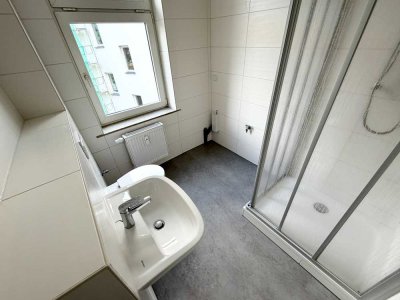Hilbersdorf * Frisch Renoviert * 2 Zimmer mit Tageslichtbad * Frei