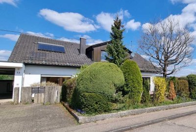 Helles und großzügiges Wohnhaus mit großartigem Ausblick und charmanter Einliegerwohnung