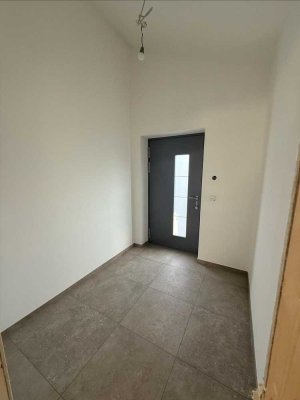 Zu vermieten. 3 Zimmer Dachgeschoss Wohnung in Bärnham bei Babensham. 
83m² Wohnfläche.