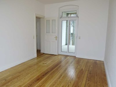 Helle 2-Zimmer-Wohnung mit großem Balkon; Vermietung von privat