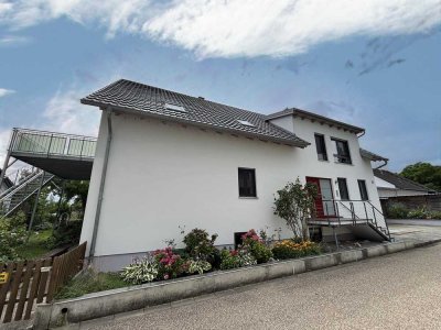 Attraktives Zweifamilienhaus in Sulzbach a. d. Donau