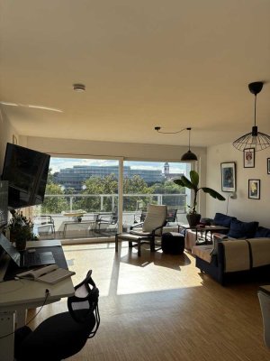 Neckarblick! Komplett sanierte Etagenwohnung mit großer Wohnküche und zwei Balkonen!