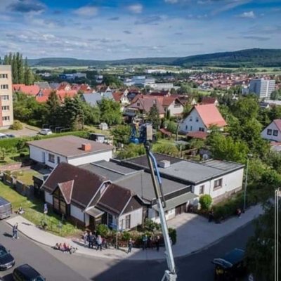 Pool, Gewerbeeinheit und Garage + Einfamilienhaus als Handwerkerobjekt -