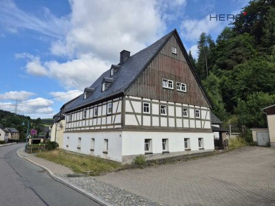 Denkmalgeschütztes Fachwerkhaus mit Großgarage / Hobbywerkstatt