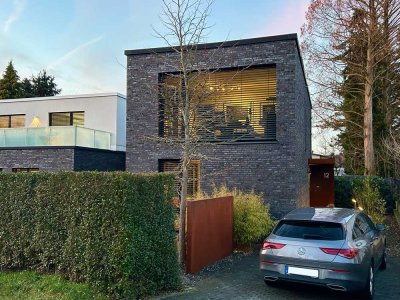 Von Privat: Maisonettewohnung mit Atrium, kl. Garten & Dachterrasse in bester Wohnlage. Wärmepumpe
